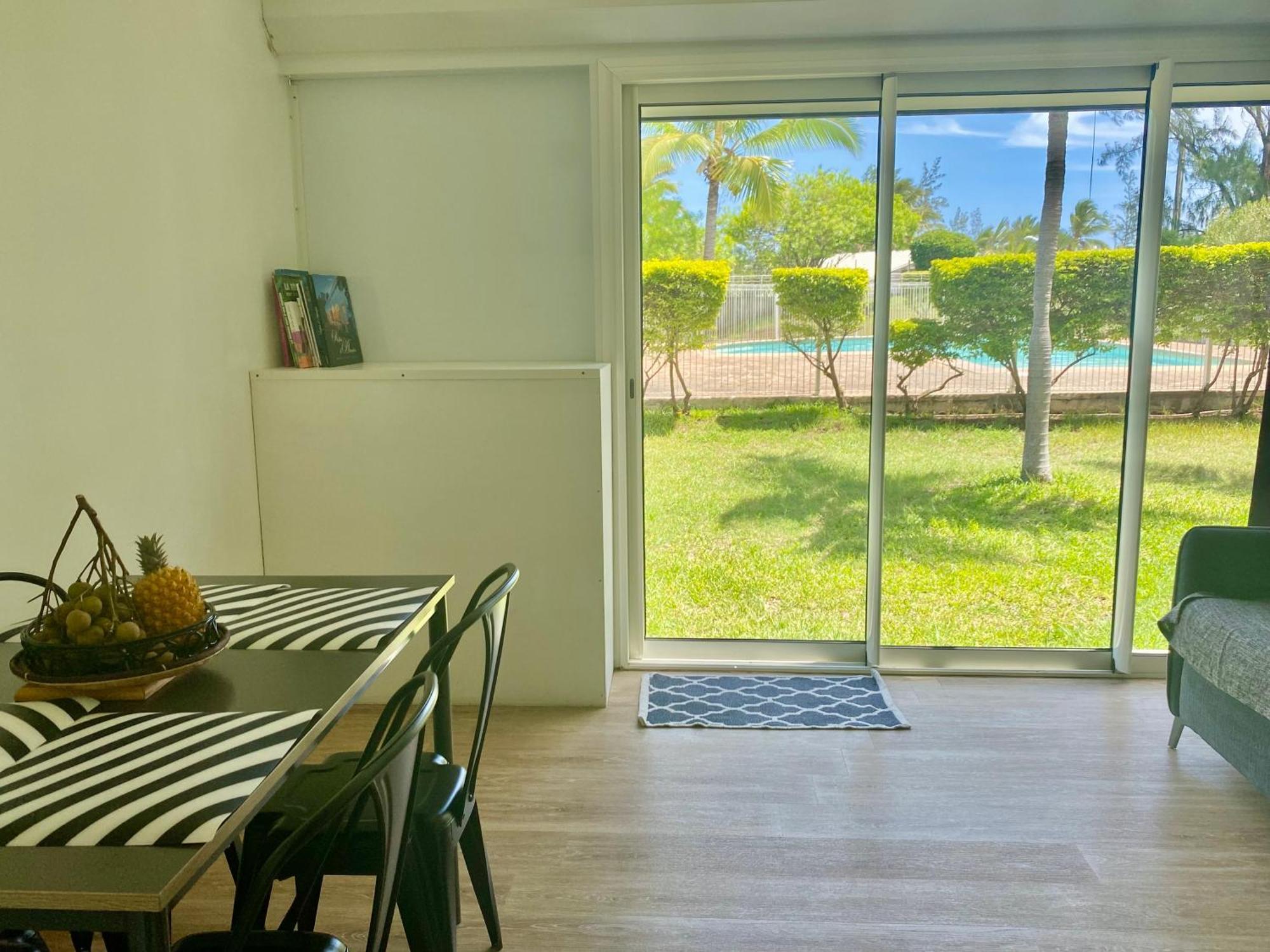 Ferienwohnung Au Bord De L'Eau La Saline-Les-Bains Exterior foto