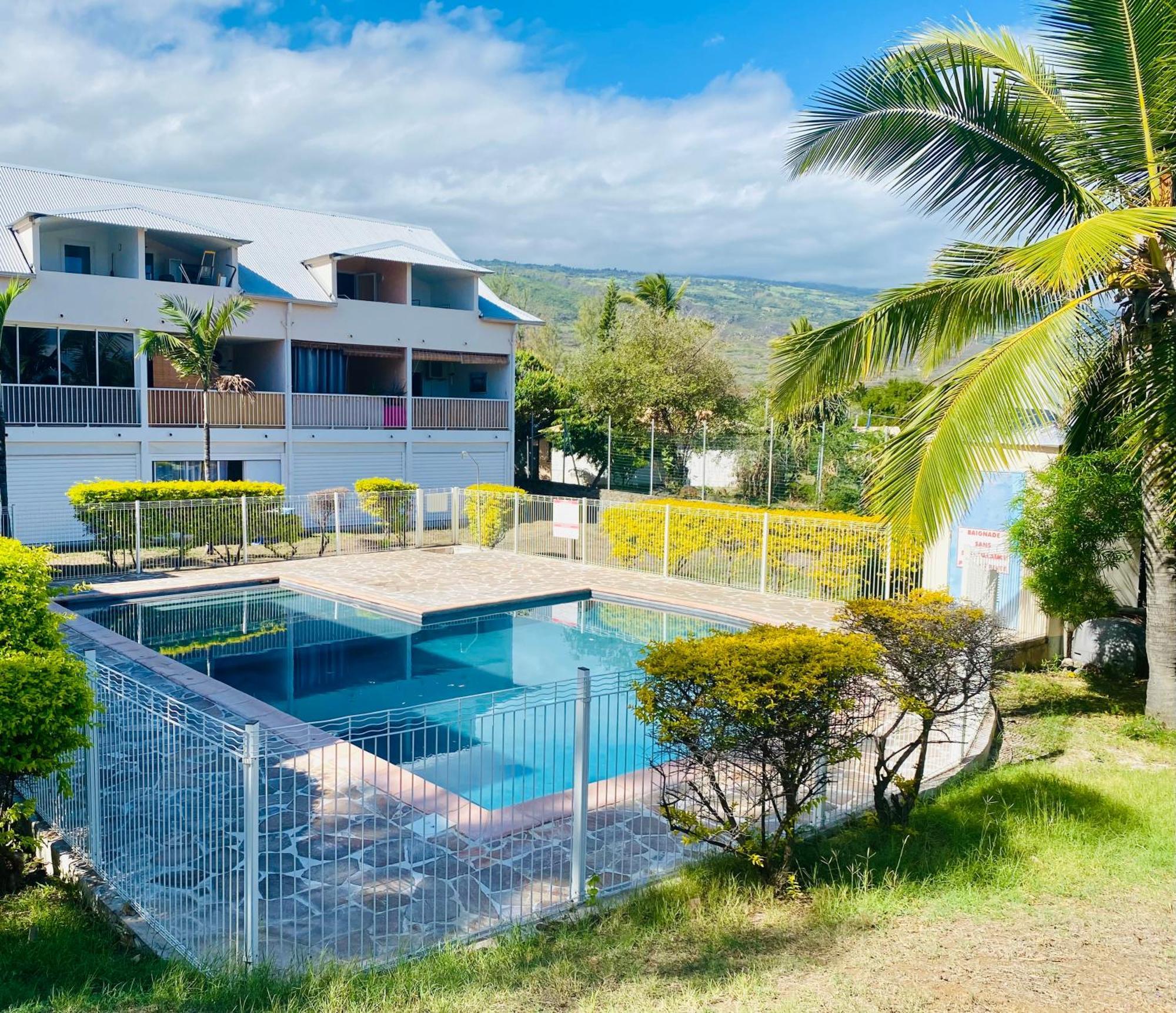 Ferienwohnung Au Bord De L'Eau La Saline-Les-Bains Exterior foto